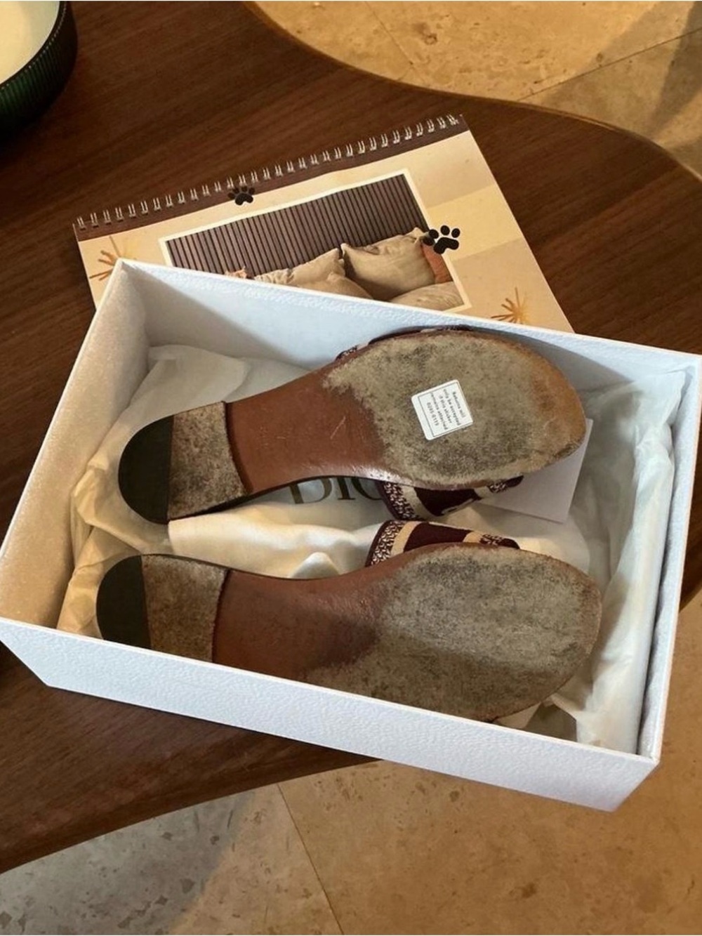 Dior White Textured Shoe Box with Gold Logo - Picture 5 of 5
